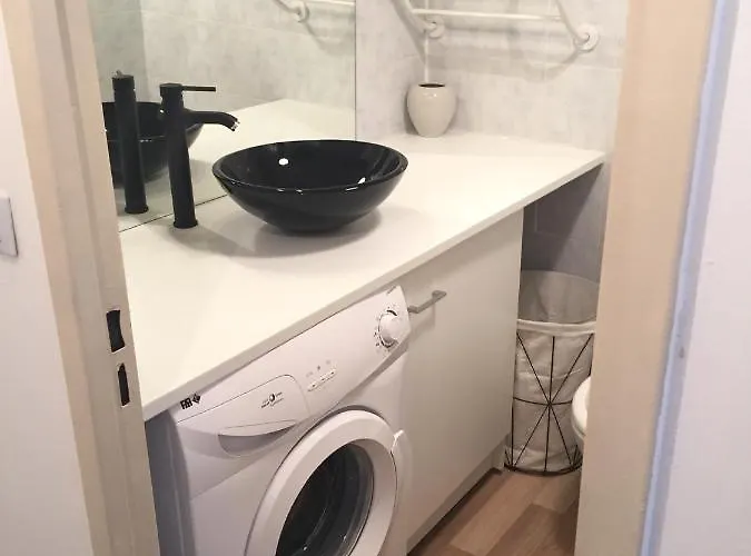 A 2 Pas De La Promenade Des * Nice